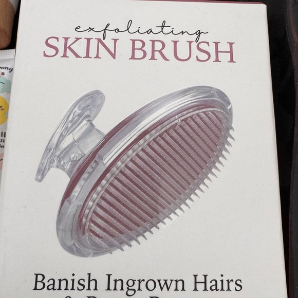 Assorted Beauty and Skincare Set with Pink Makeup Bag - Picture 7 of 12